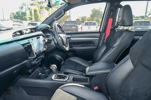 2023 Toyota HILUX GR-S image 11