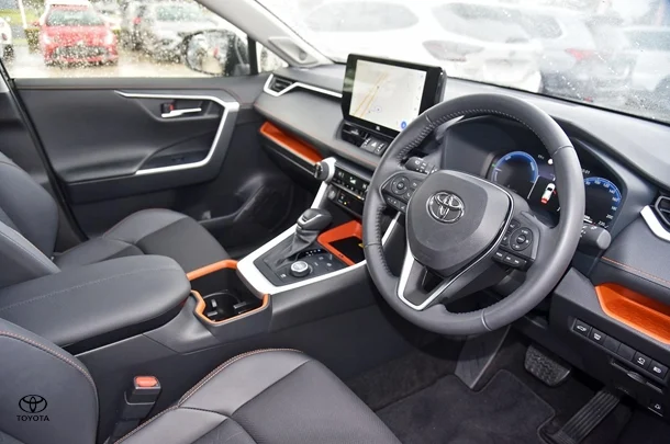 2024 Toyota RAV4 Hybrid Edge AWD image 12