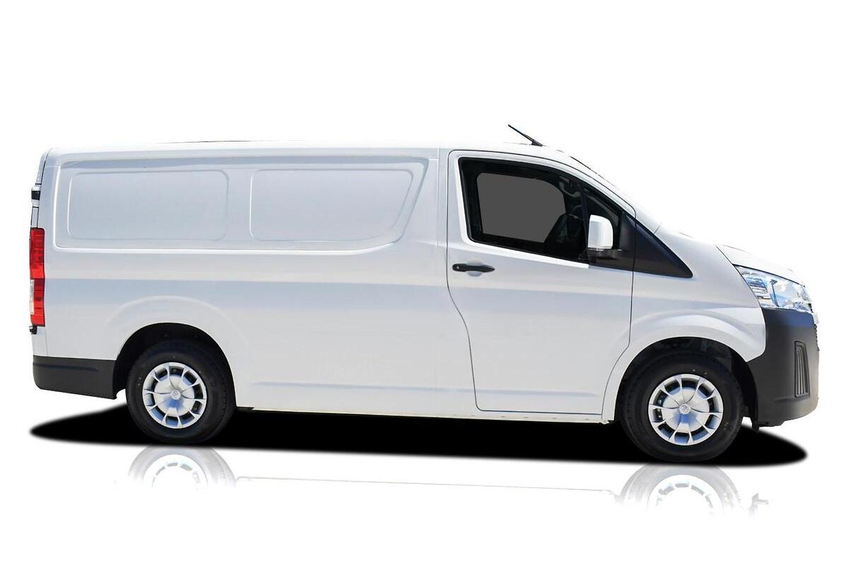 2025 Toyota Hiace LWB Auto image 5