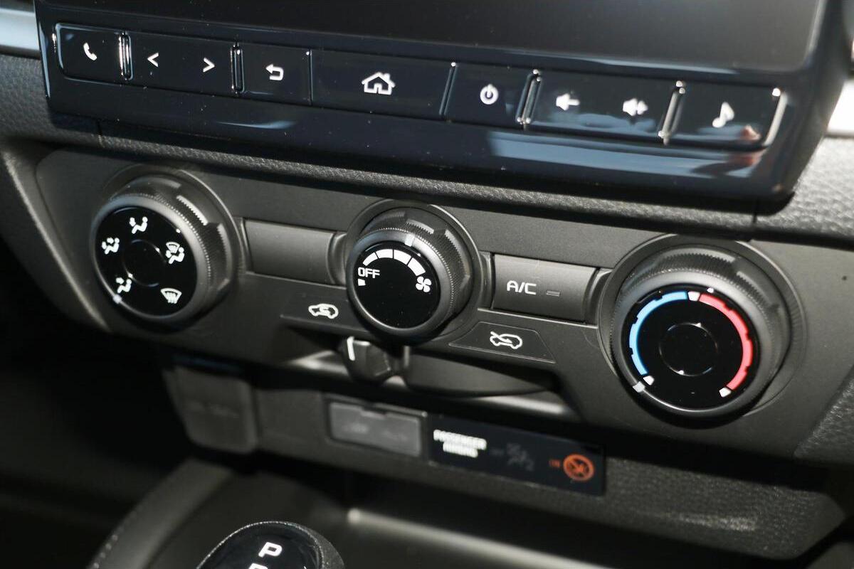 2024 Mazda BT-50 XS TF Auto 4x2 image 13