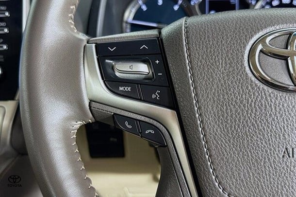 2022 Toyota Prado VX image 17