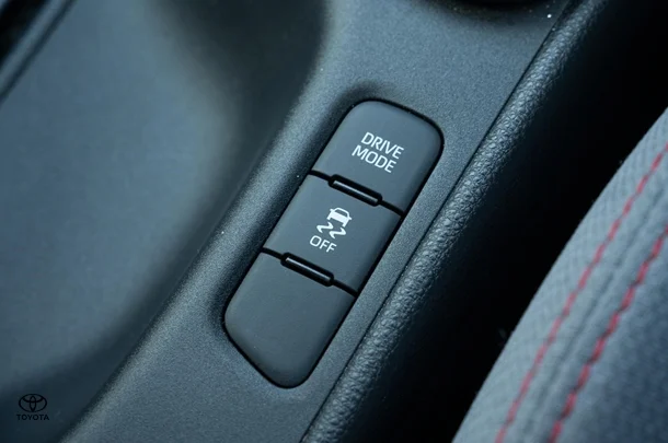 2023 TOYOTA Yaris ZR image 18