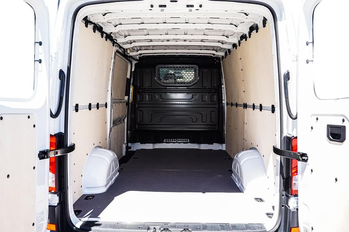 2024 Volkswagen Crafter 35 TDI340 SY1 Medium Wheelbase Auto FWD MY24 image 9