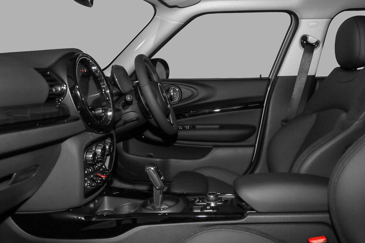 2024 MINI Clubman Cooper S Classic Auto image 8