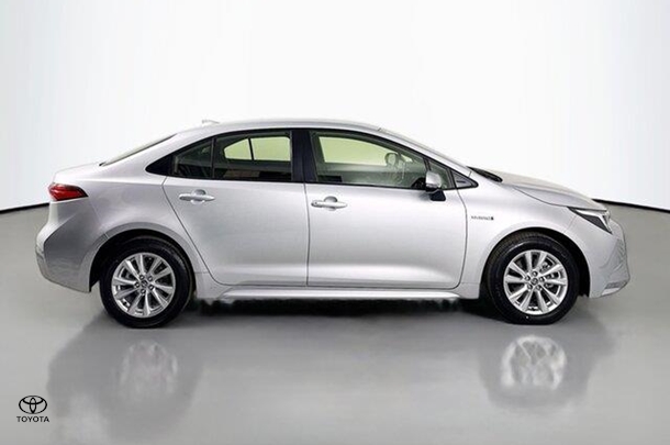 2023 Toyota Corolla Sedan Hybrid Ascent Sport image 11