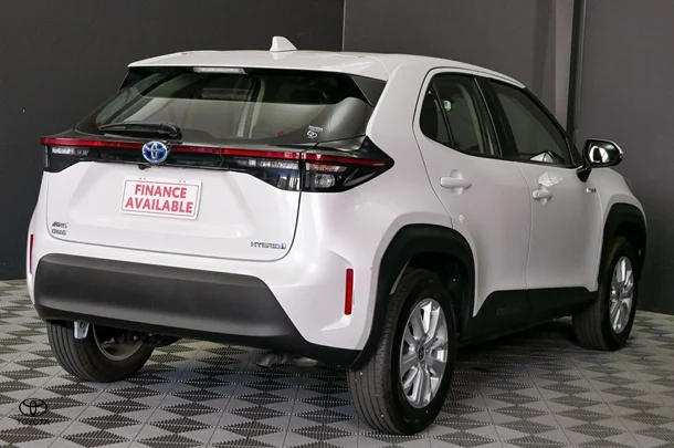 2024 Toyota Yaris Cross Hybrid GX image 4