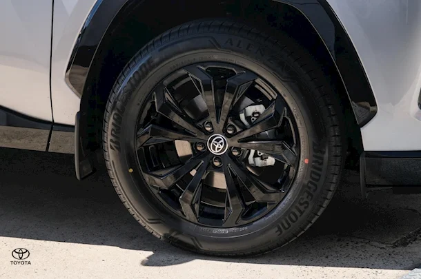 2023 Toyota RAV4 XSE image 20
