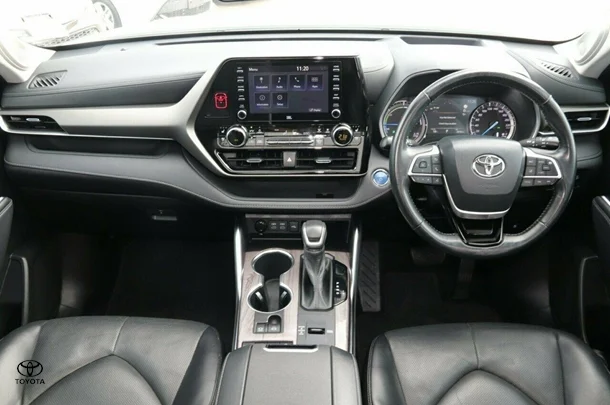 2022 Toyota Kluger Hybrid AWD GRANDE image 5