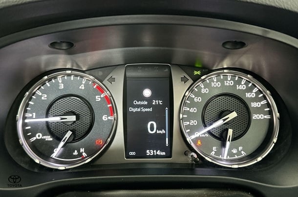 2024 Toyota Hilux Workmate image 17
