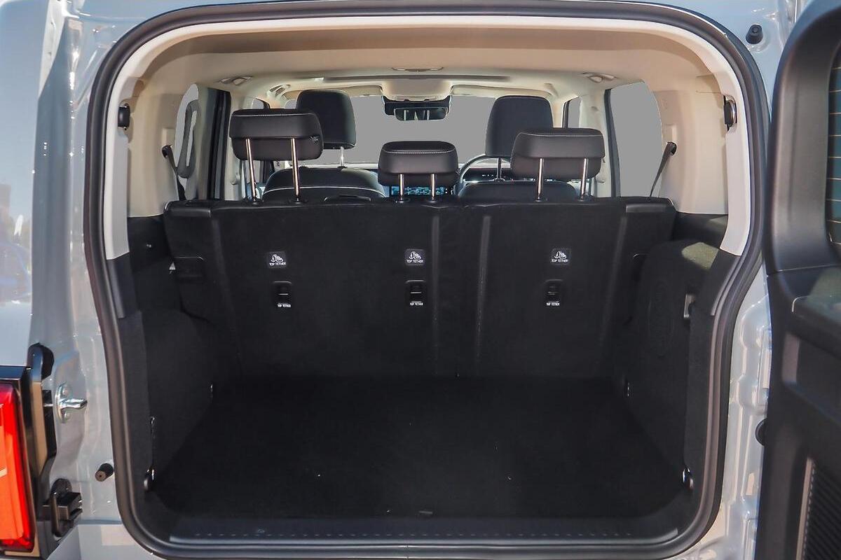 2025 GWM Tank 300 Lux Hybrid Auto 4x4 image 7