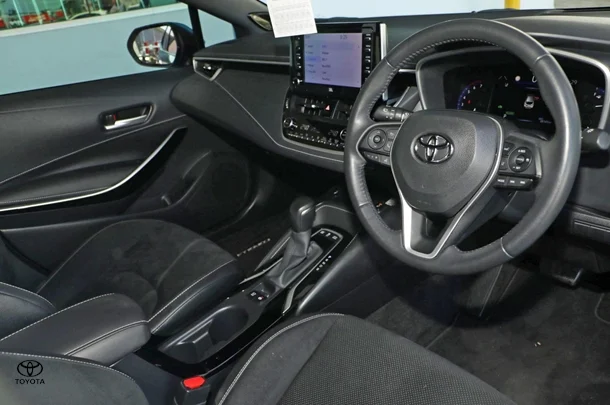 2022 Toyota Corolla Hatch Hybrid ZR image 8