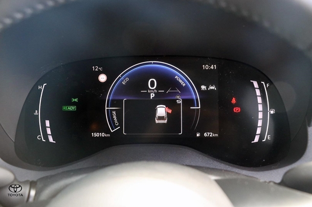2024 Toyota Yaris Cross Hybrid GX image 17