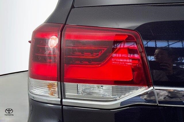 2021 Toyota LANDCRUISER GXL image 8