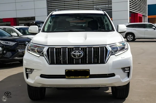 2023 Toyota Prado GXL image 3