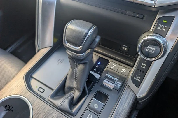 2023 Toyota Landcruiser VX image 22