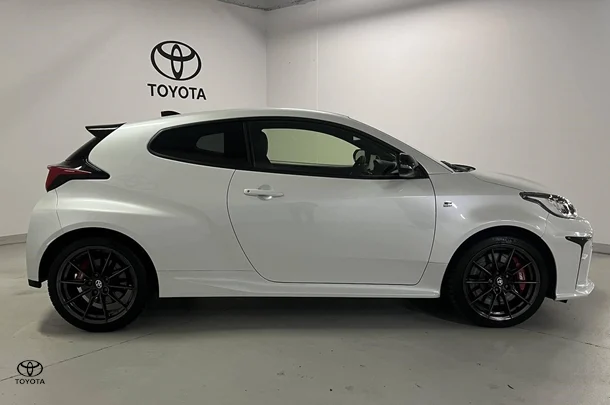 2023 Toyota GR Yaris GR image 4