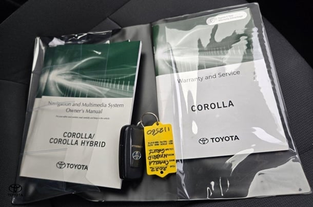 2022 Toyota Corolla Sedan Hybrid Ascent Sport image 21