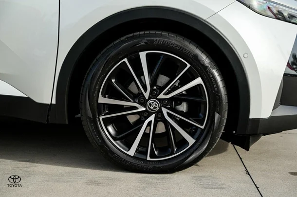 2024 Toyota C-HR Hybrid Koba 2WD image 28