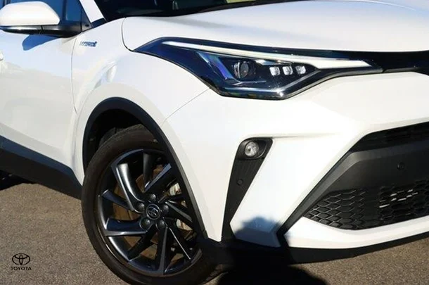 2022 Toyota C-HR Hybrid Koba 2WD image 2