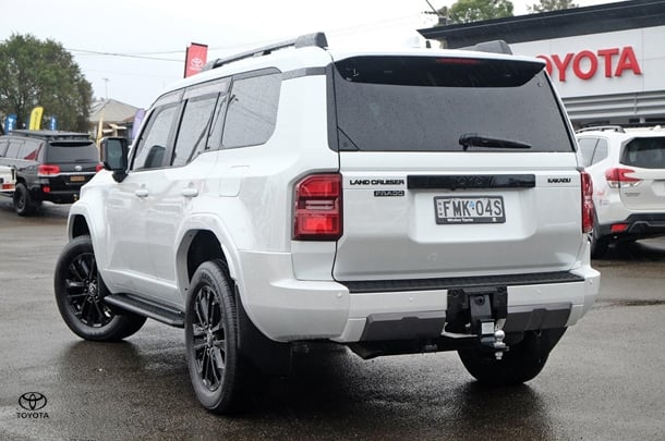 2024 Toyota PRADO Kakadu image 2