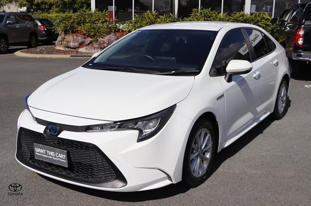 2022 Toyota Corolla Sedan Hybrid Ascent Sport image 3
