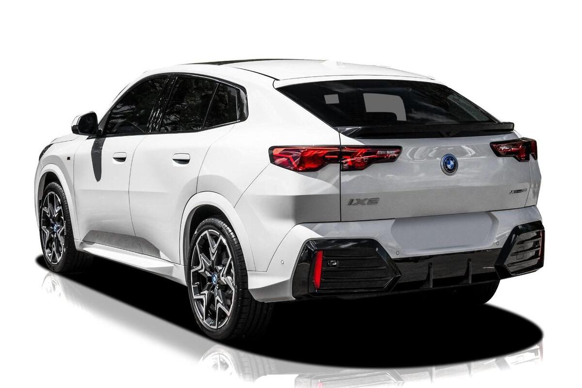 2025 BMW iX2 xDrive30 M Sport U10 Auto AWD image 5