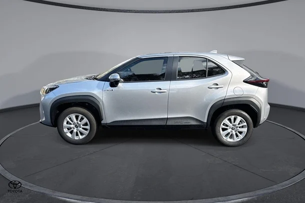 2021 Toyota Yaris Cross Hybrid GX image 5