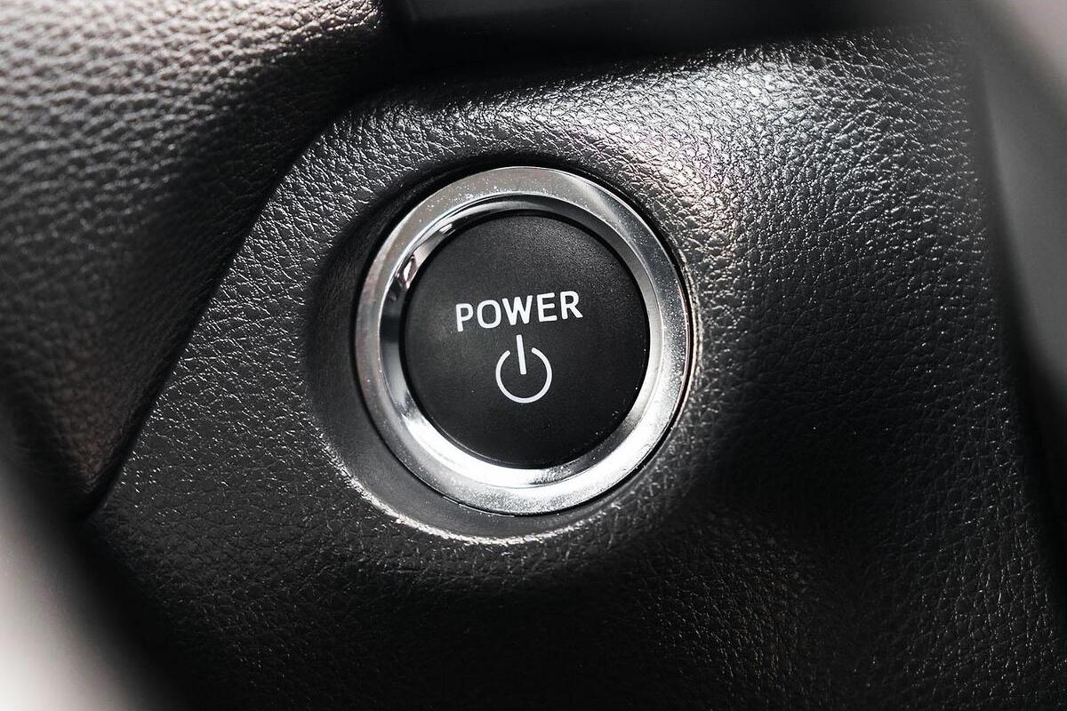 2024 Toyota RAV4 GX Auto eFour image 14