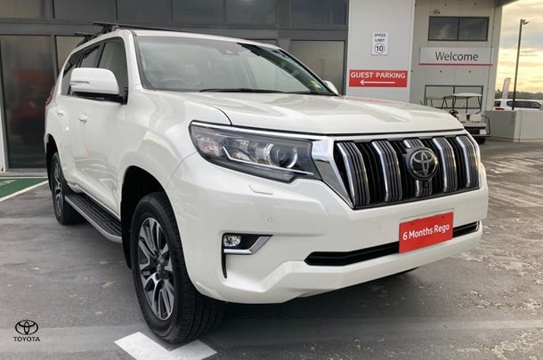 2021 Toyota Prado VX image 3
