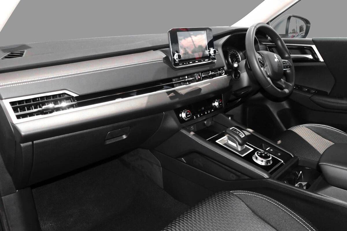 2024 Mitsubishi Outlander ES ZM Auto 2WD MY24 image 8