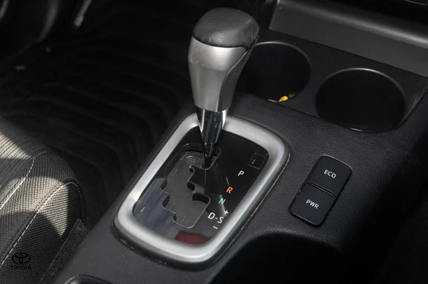 2022 Toyota HILUX SR5 image 16