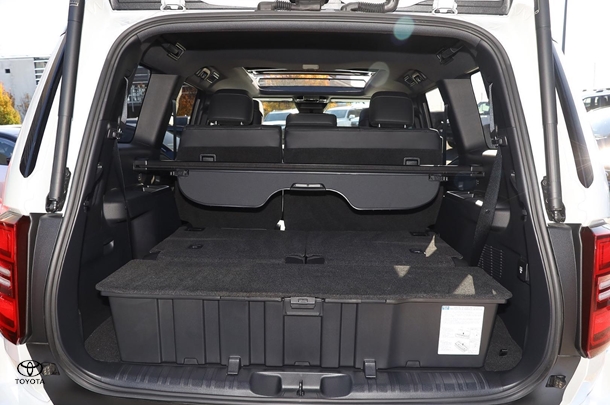 2024 Toyota Prado Kakadu image 15