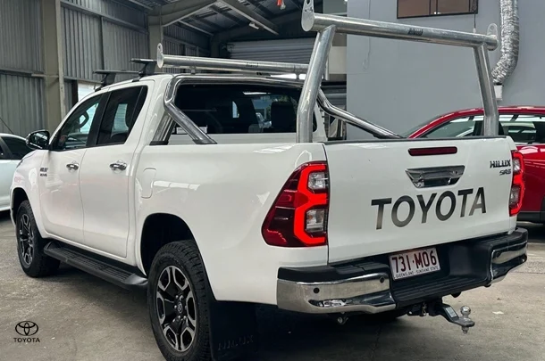 2021 Toyota Hilux SR5 image 5