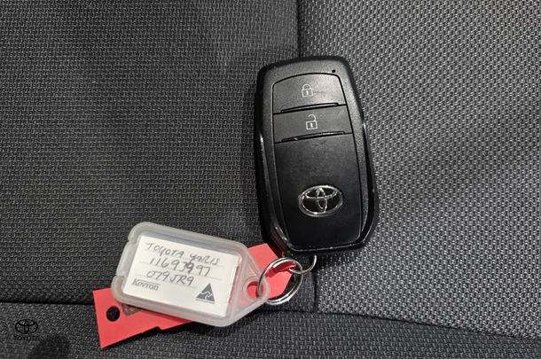 2024 Toyota Yaris HB Hybrid Ascent Sport image 28