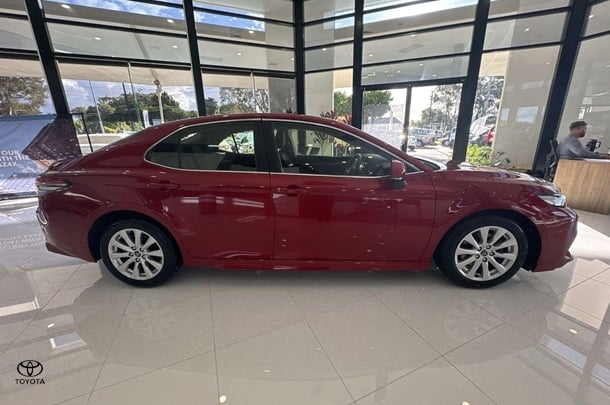 2019 Toyota Camry Ascent Sport image 10