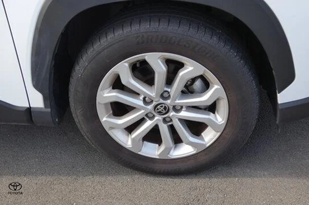 2023 Toyota Corolla Cross GX image 4