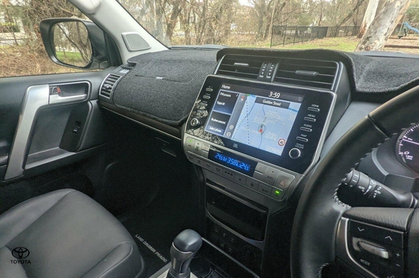 2022 Toyota Prado VX image 18