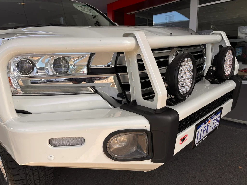 2020 Toyota Landcruiser GXL image 16