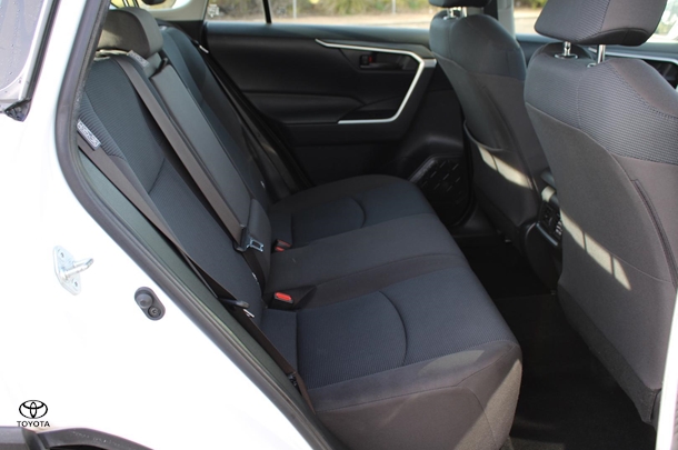 2020 Toyota RAV4 GX-2WD image 18