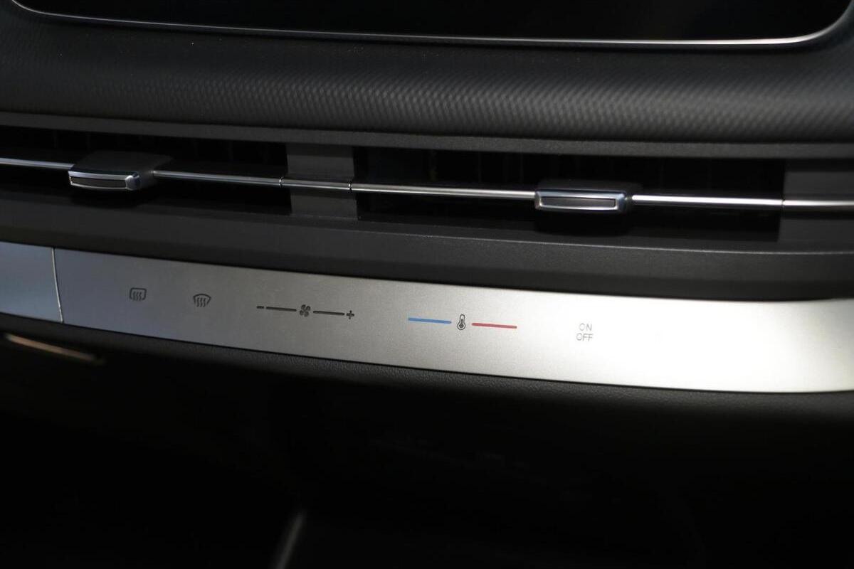 2024 LDV MIFA 9 Executive Auto MY23 image 19