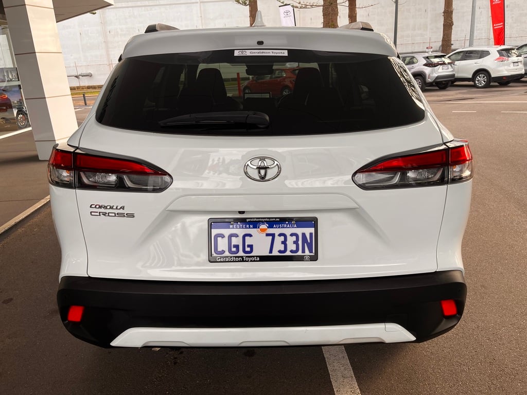2023 Toyota Corolla Cross GXL image 4
