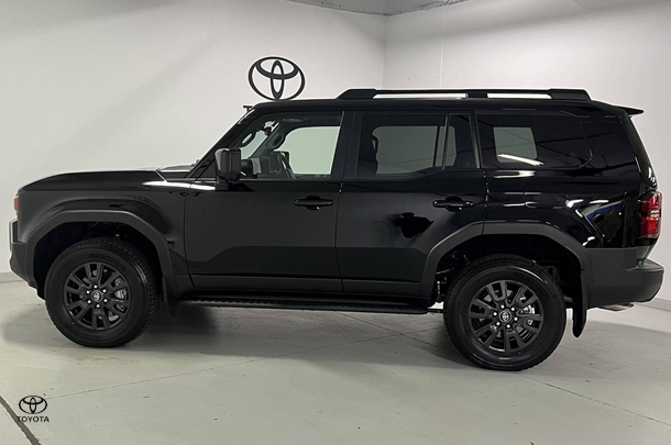 2025 Toyota Prado GXL image 9