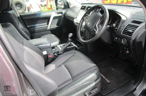 2021 Toyota Prado VX image 8