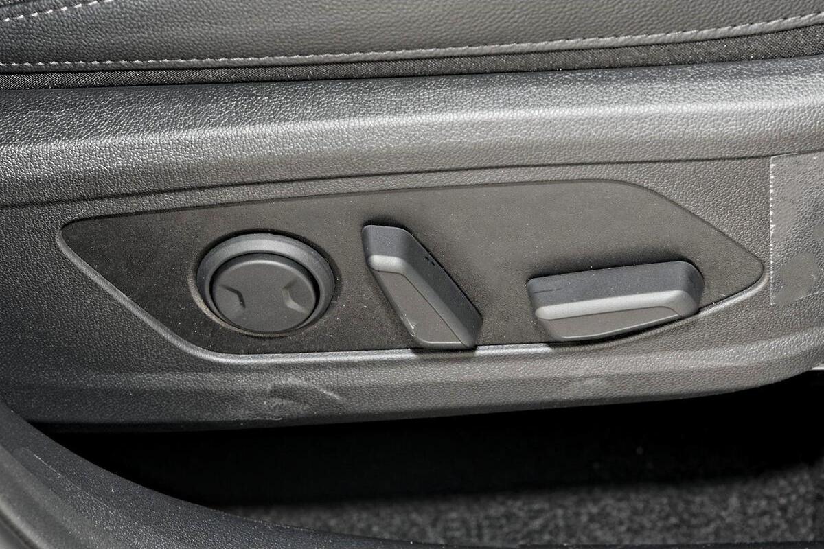 2024 Kia Sorento Sport+ Auto AWD MY25 image 14