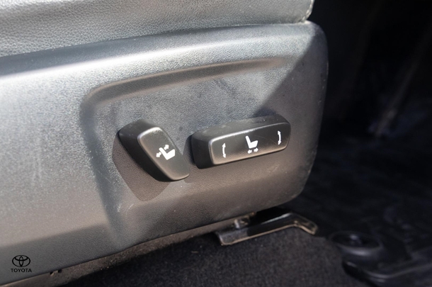 2019 Toyota HILUX SR5 image 19