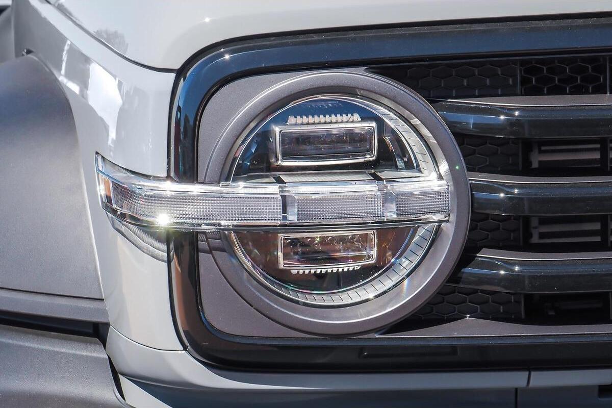 2025 GWM Tank 300 Lux Hybrid Auto 4x4 image 18