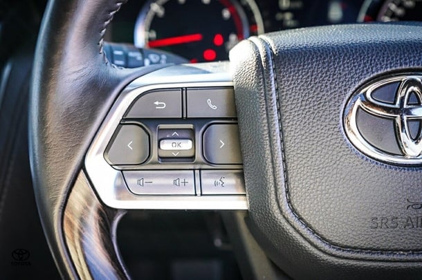 2024 Toyota Landcruiser VX image 16