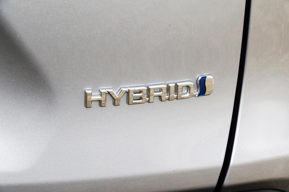 2024 Toyota RAV4 GXL Auto eFour image 13