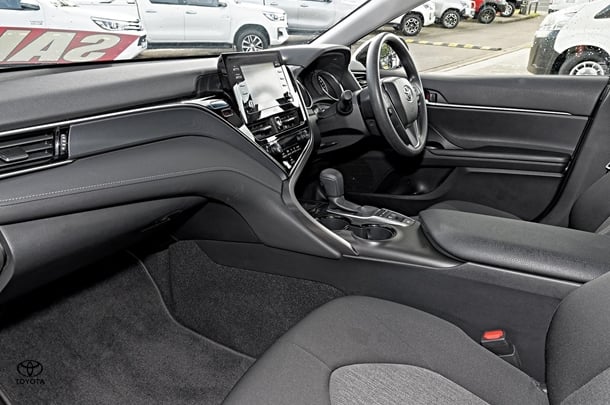 2024 Toyota Camry Hybrid Ascent image 8