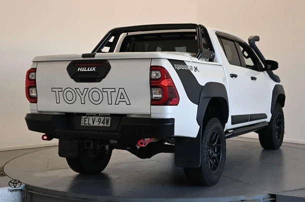 2021 Toyota Hilux 4x4 Rugged X image 5